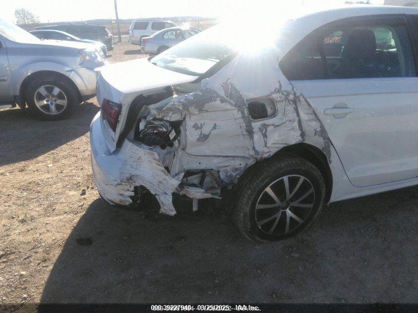 3VWDB7AJ4HM208870 2017 VOLKSWAGEN JETTA photo no. 6