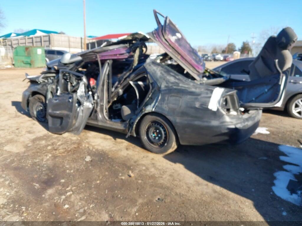 4T1BE30K64UA33935 2004 TOYOTA CAMRY photo no. 3