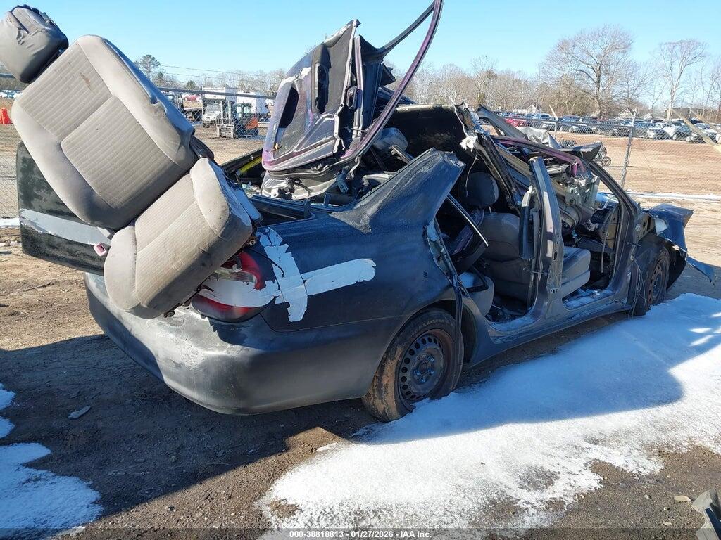 4T1BE30K64UA33935 2004 TOYOTA CAMRY photo no. 4