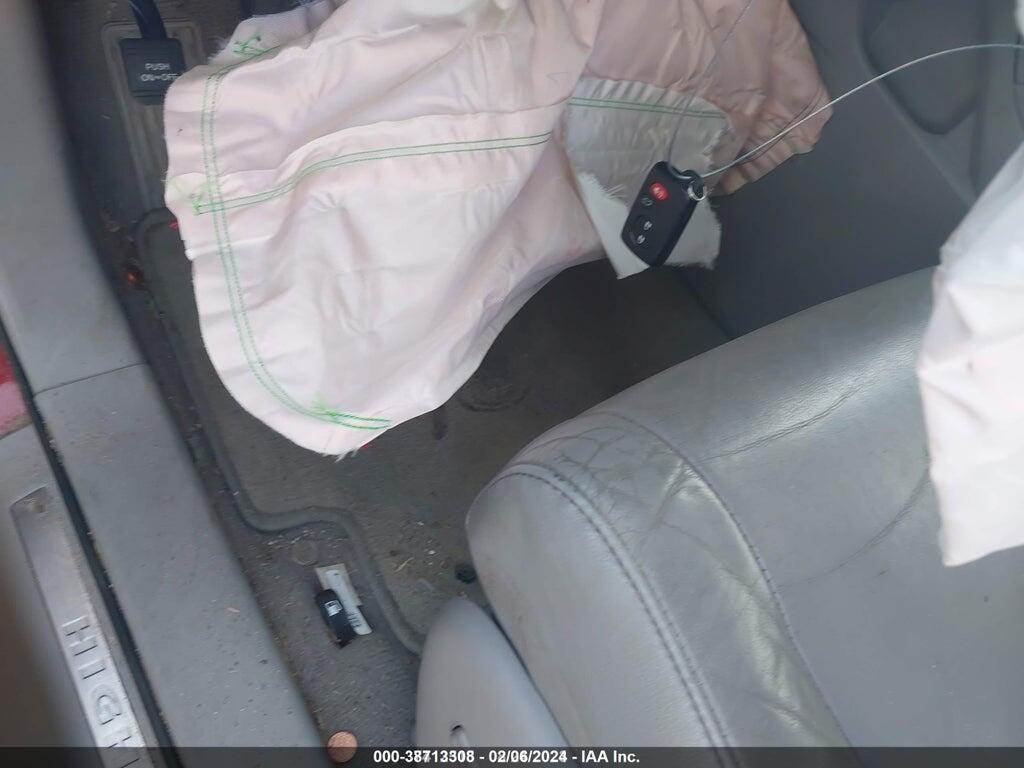 5TDDK3EH7AS011975 2010 TOYOTA HIGHLANDER photo no. 11