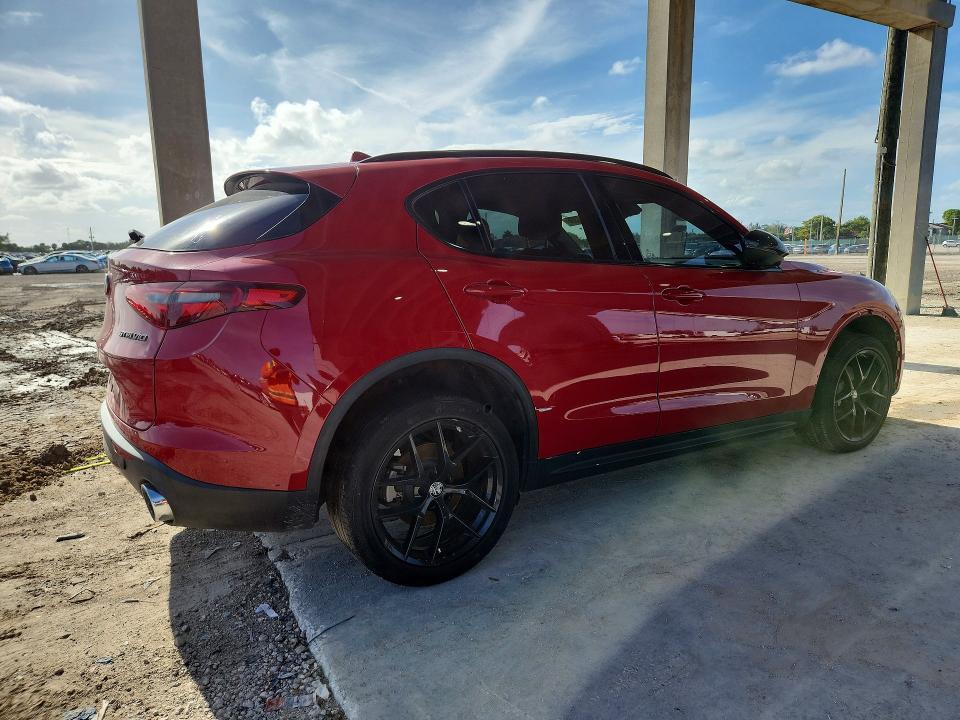 2021 ALFA ROMEO STELVIO SPORT — Фото 3 из 14