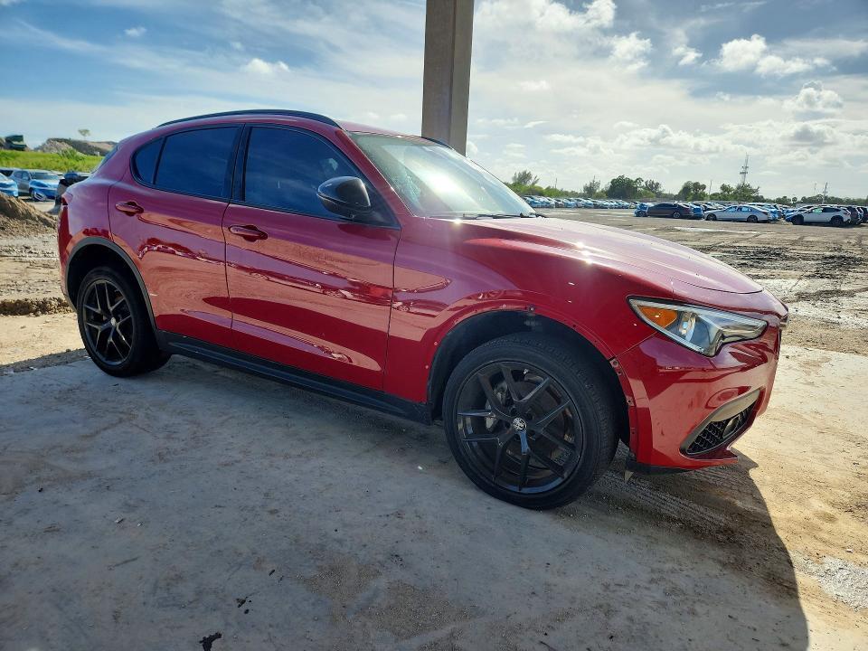 2021 ALFA ROMEO STELVIO SPORT — Фото 4 из 14