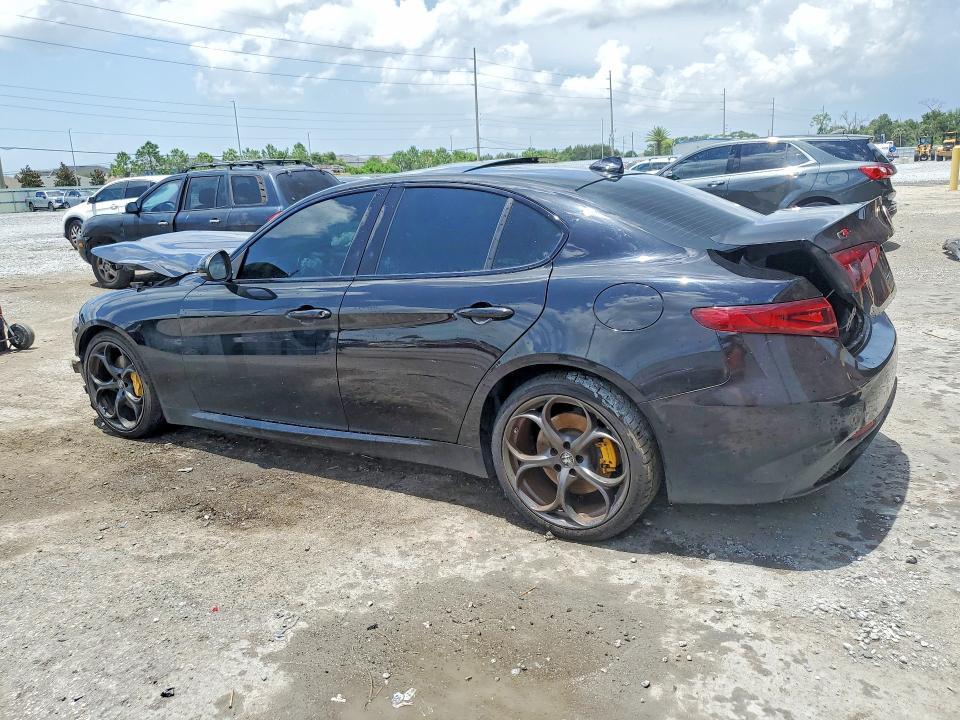 2021 ALFA ROMEO GIULIA TI — Фото 2 из 13