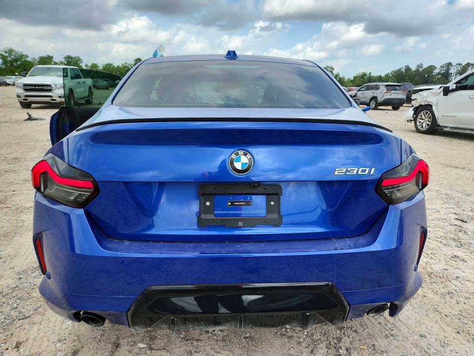 2025 BMW 230I — Фото 6 из 12