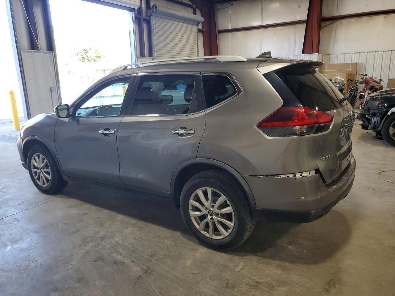 2018 NISSAN ROGUE SV — Фото 2 из 13