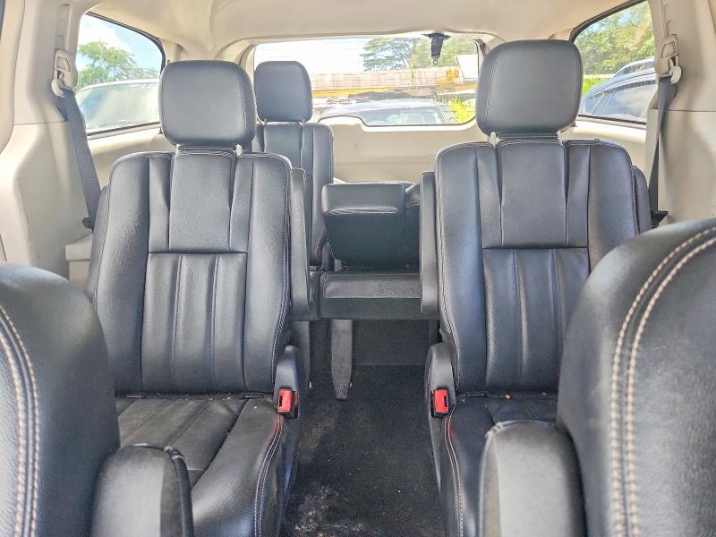 2016 CHRYSLER TOWN & COUNTRY TOURING — Фото 10 из 13