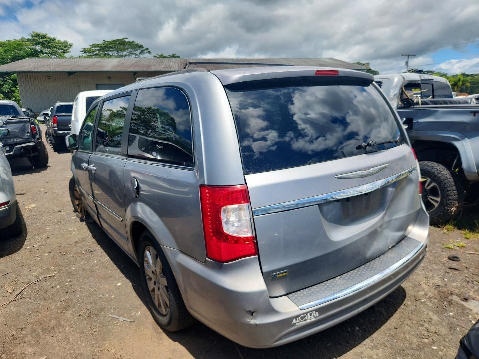 2016 CHRYSLER TOWN & COUNTRY TOURING — Фото 2 из 13