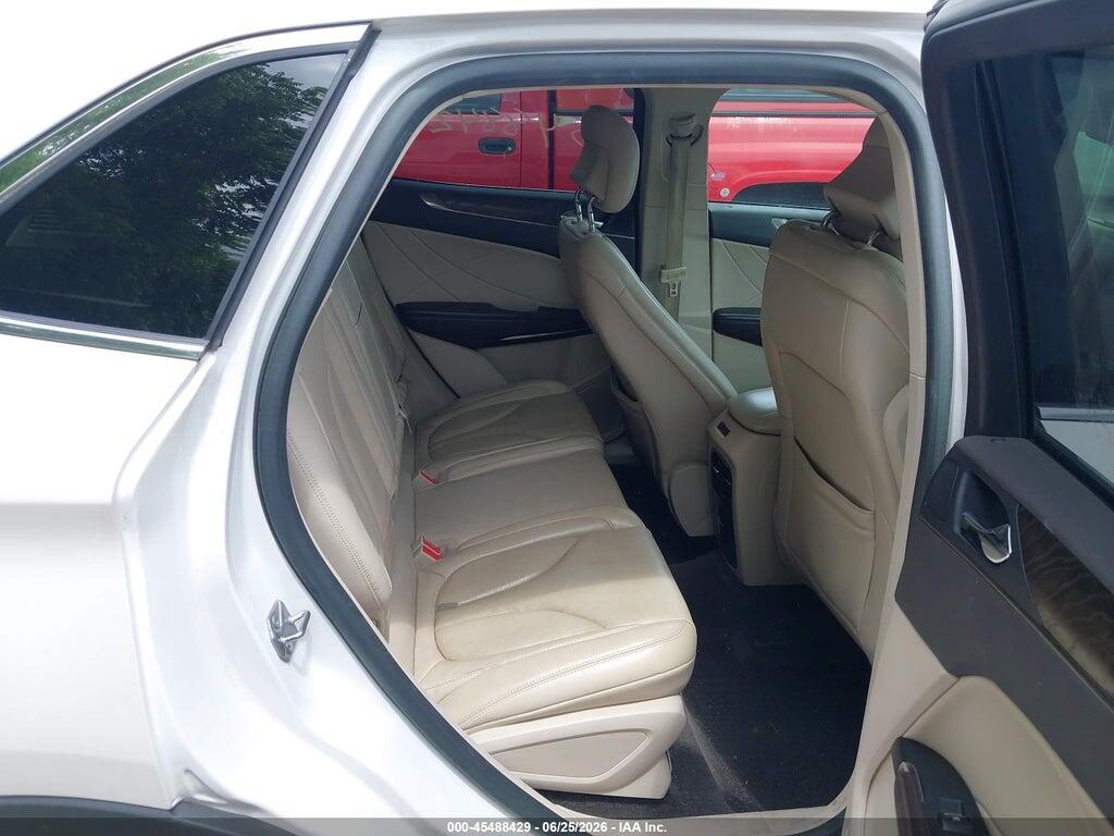 5LMCJ3C96HUL19390 2017 LINCOLN MKC photo no. 8