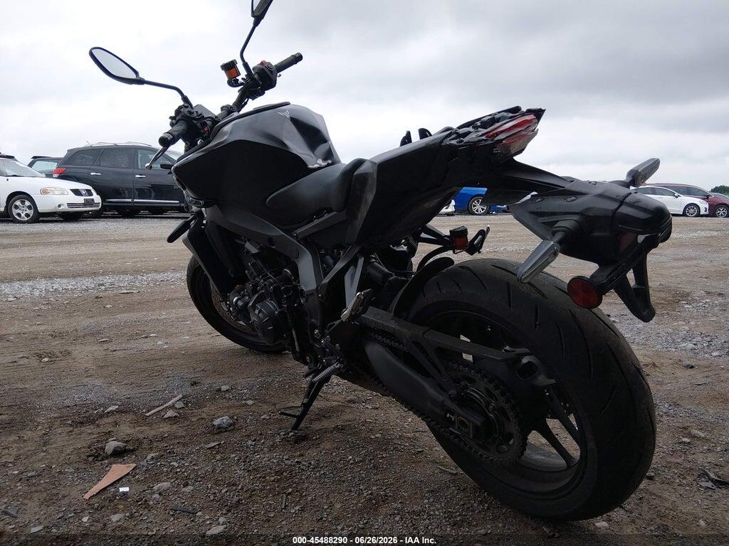 JYARN94E3RA001732 2024 YAMAHA MT09 photo no. 3