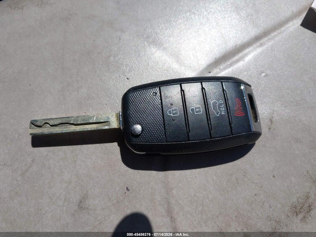 5XYPGDA59GG072556 2016 KIA SORENTO photo no. 11