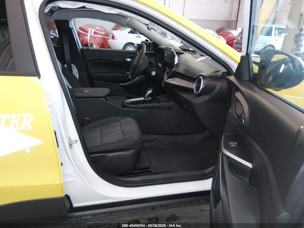 KL77LFEP4TC111522 2026 CHEVROLET TRAX photo no. 5