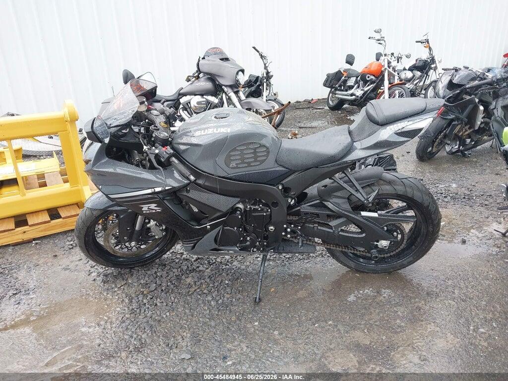 JS1GN7FA7S7100643 2025 SUZUKI GSX-R600 photo no. 12