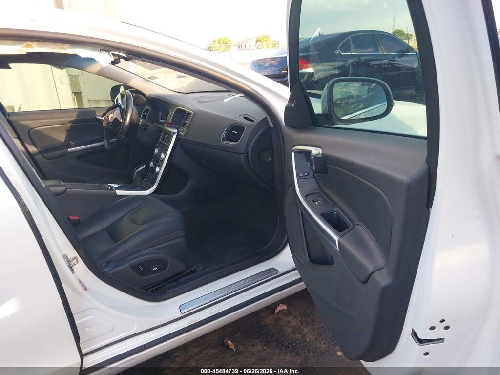 LYV402HK3HB155921 2017 VOLVO S60 INSCRIPTION photo no. 5