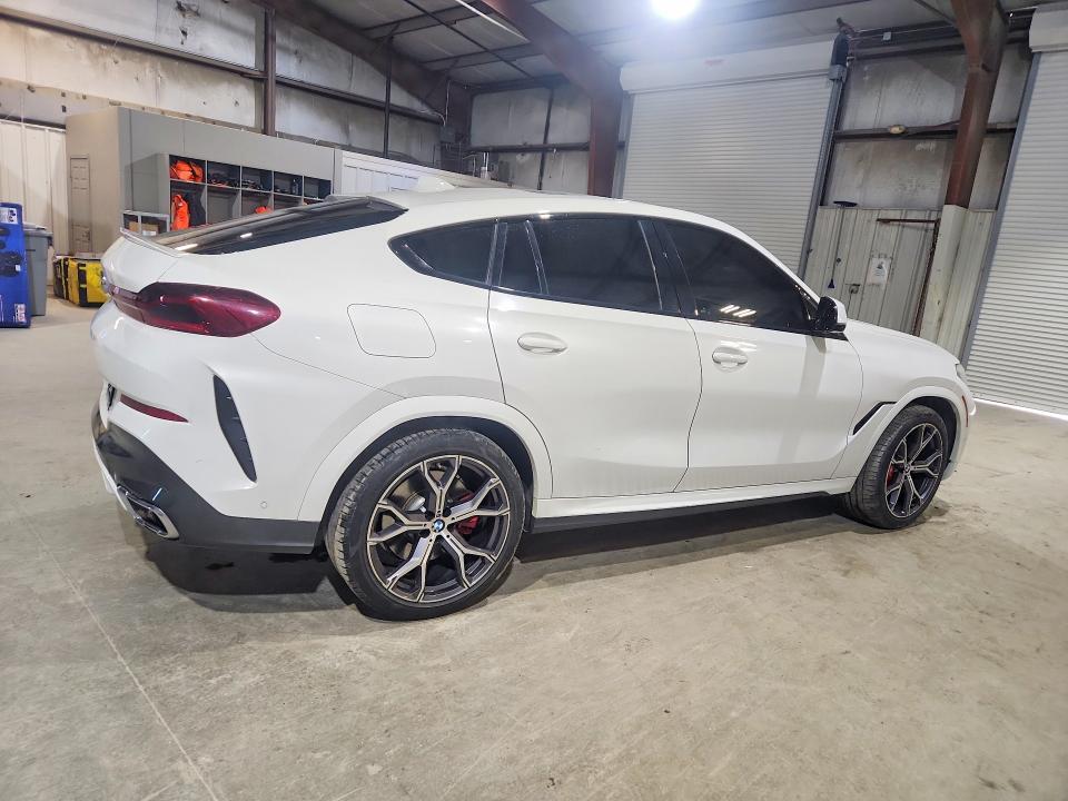 2021 BMW X6 XDRIVE40I — Фото 3 из 13