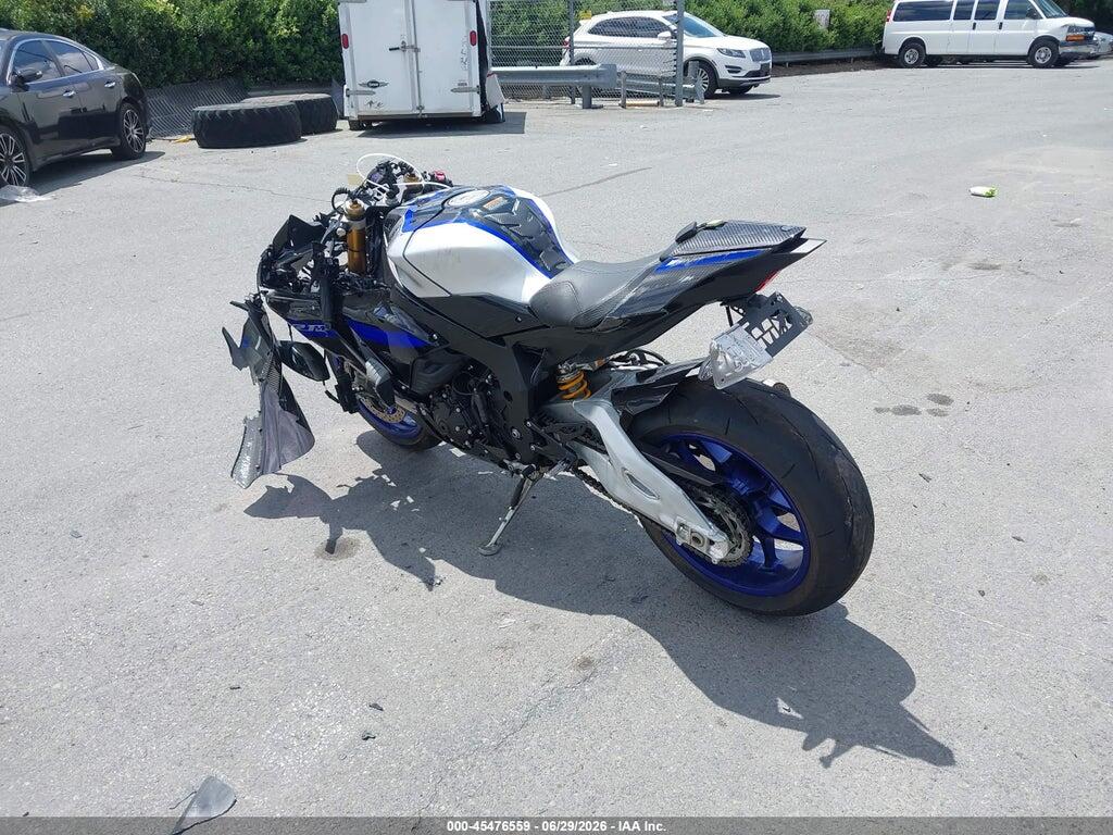 JYARN67E3NA000536 2022 YAMAHA YZFR1M photo no. 3