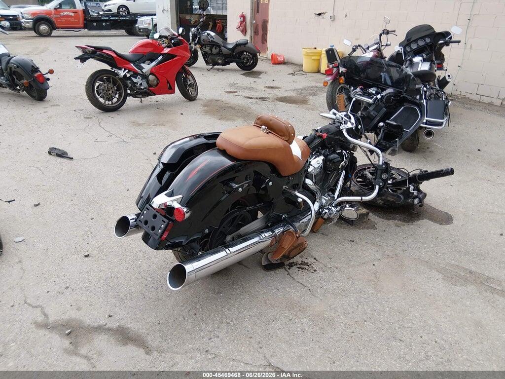 56KLCARR4P3416390 2023 INDIAN MOTORCYCLE CO. CHALLENGER photo no. 4
