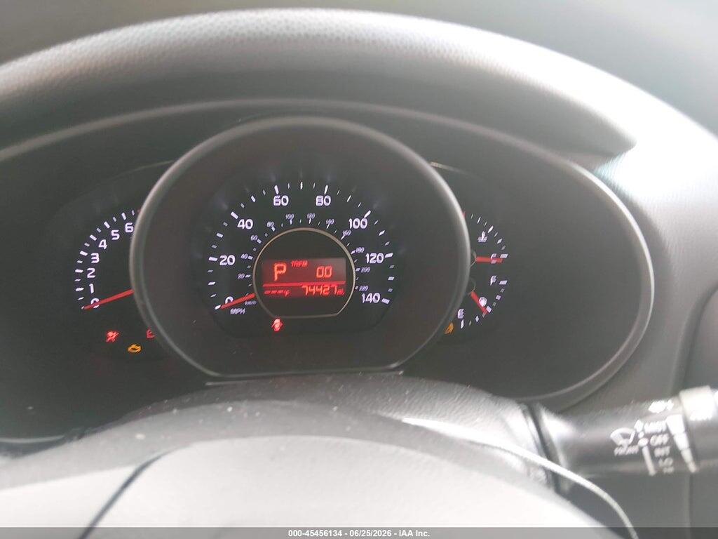 KNDJP3A59G7855115 2016 KIA SOUL photo no. 7