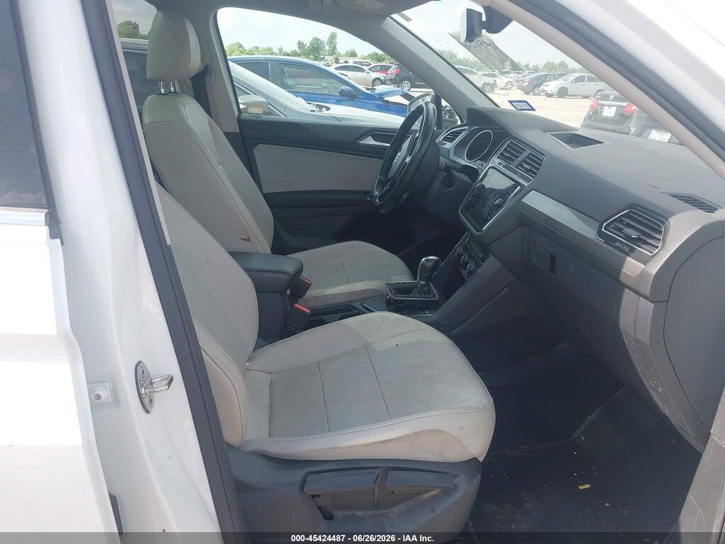 3VV3B7AX4JM015581 2018 VOLKSWAGEN TIGUAN photo no. 5