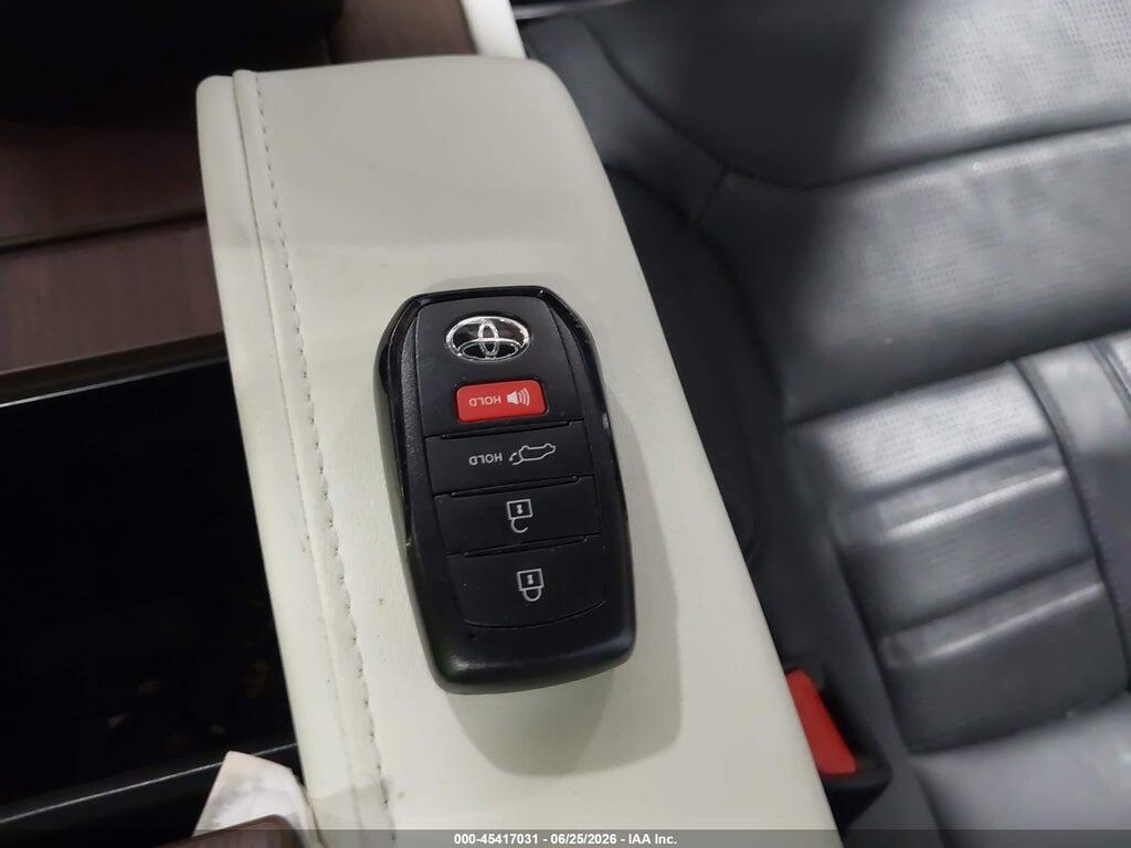 7SVAAABA1RX023794 2024 TOYOTA SEQUOIA photo no. 11