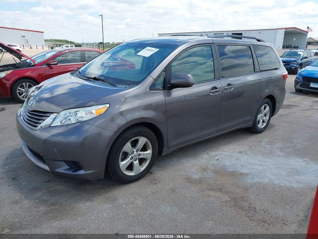 5TDKK3DC0FS581403 2015 TOYOTA SIENNA photo no. 2