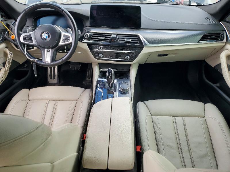 2021 BMW M550XI — Фото 8 из 12