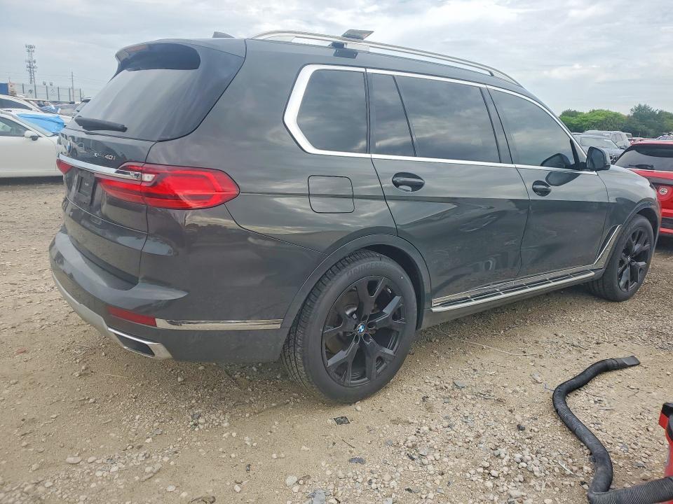 2021 BMW X7 XDRIVE40I — Фото 3 из 12