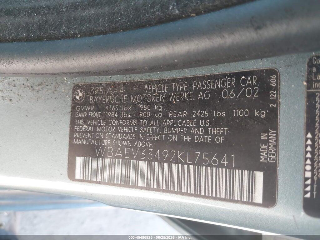 WBAEV33492KL75641 2002 BMW 3 SERIES photo no. 9