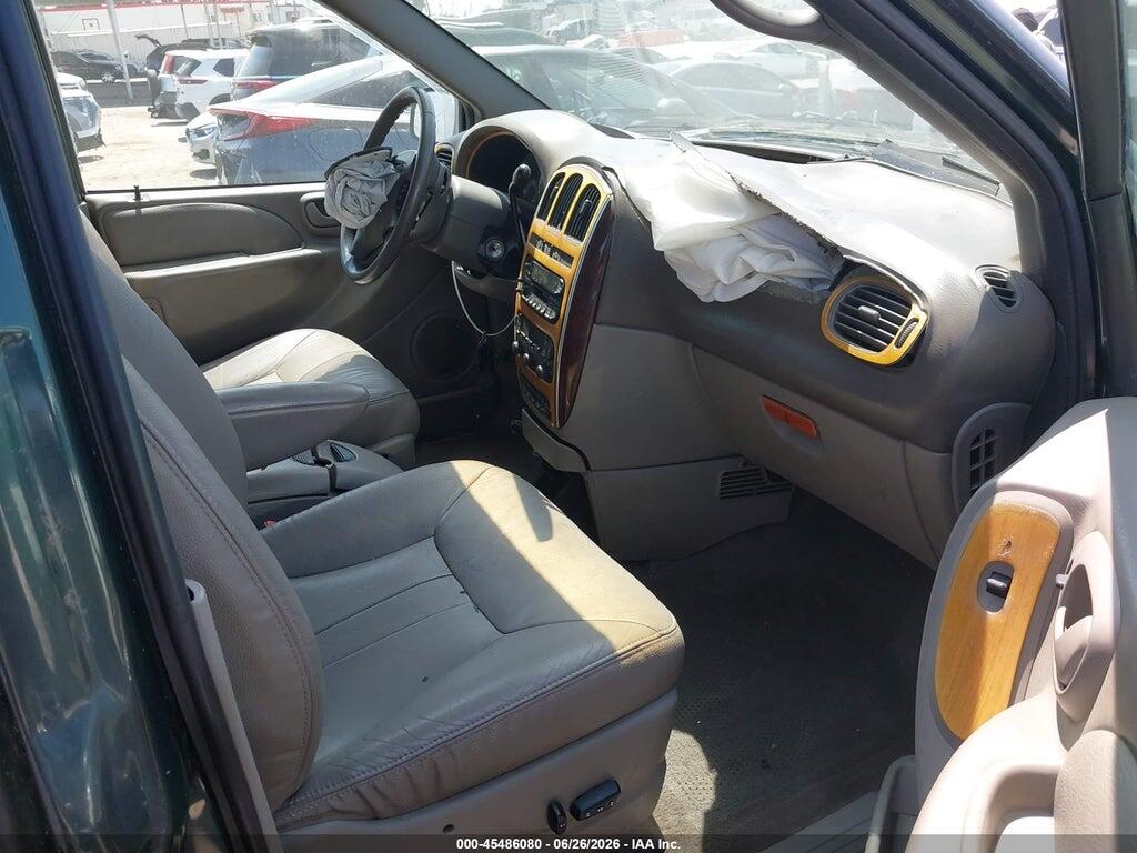 2C8GP54L81R155039 2001 CHRYSLER TOWN & COUNTRY photo no. 5