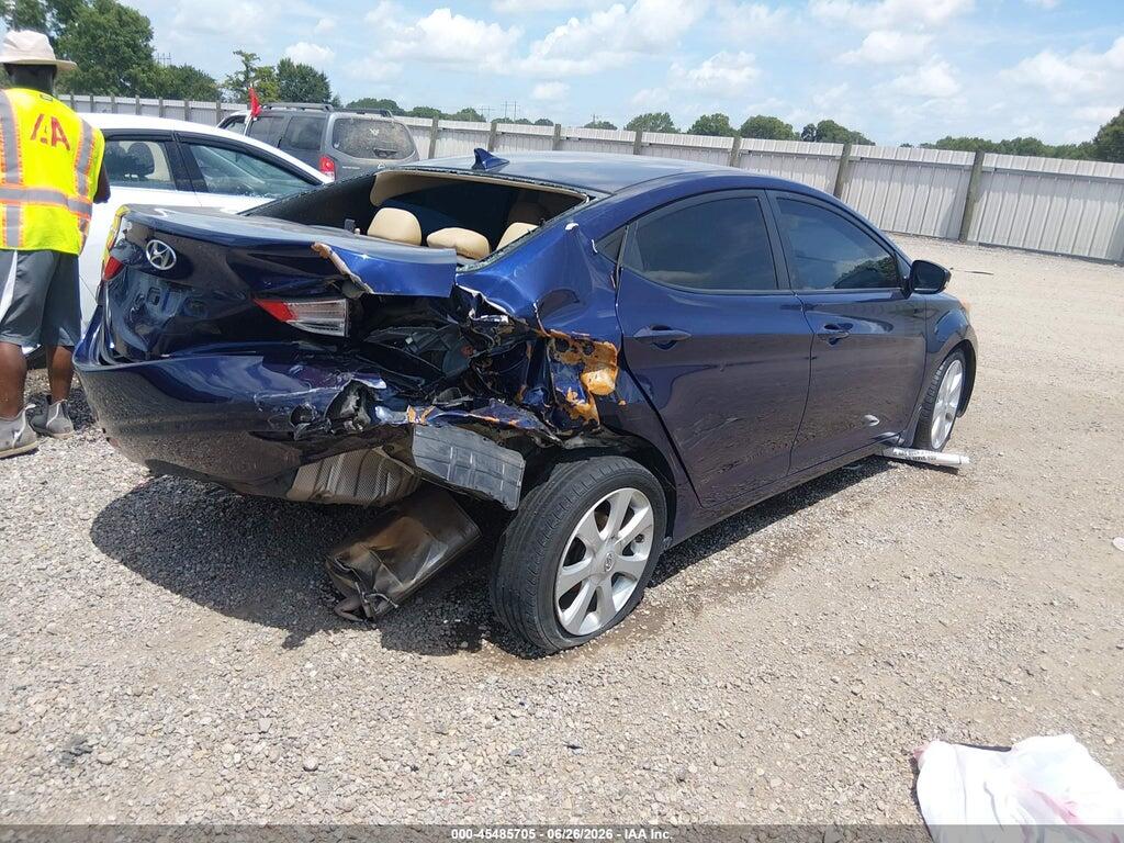 5NPDH4AE0DH432608 2013 HYUNDAI ELANTRA photo no. 4
