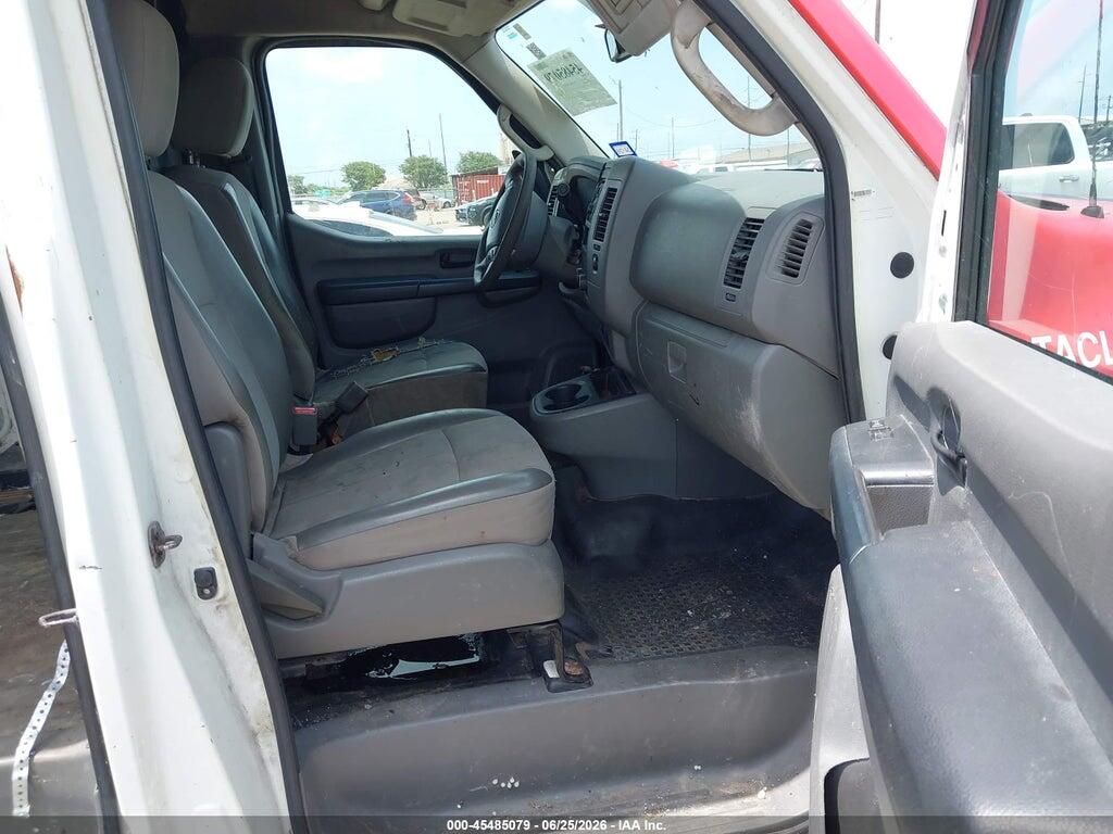 1N6BF0LY1DN108870 2013 NISSAN NV CARGO NV2500 HD photo no. 5