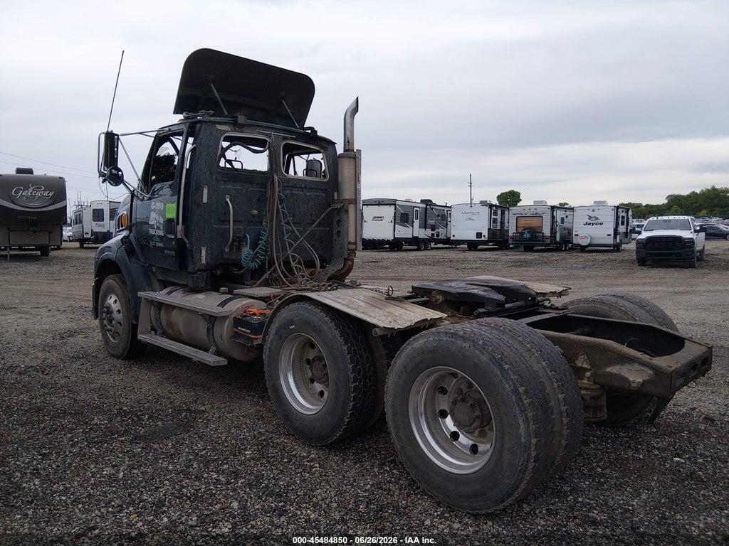 2FWJA3CV37AZ17099 2007 STERLING TRUCK AT photo no. 3