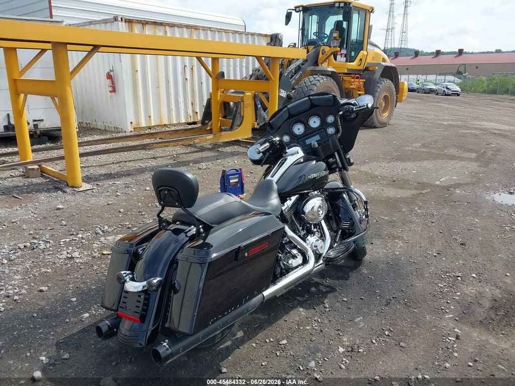 1HD1KBM18CB692321 2012 HARLEY-DAVIDSON FLHX photo no. 4