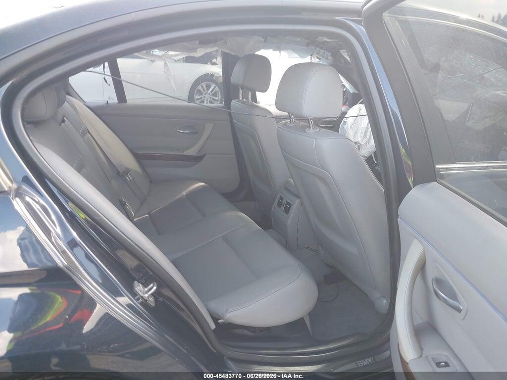 WBAPH7G52ANM51417 2010 BMW 328I photo no. 8