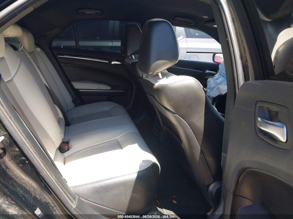 2C3CCABG4KH524050 2019 CHRYSLER 300 photo no. 8
