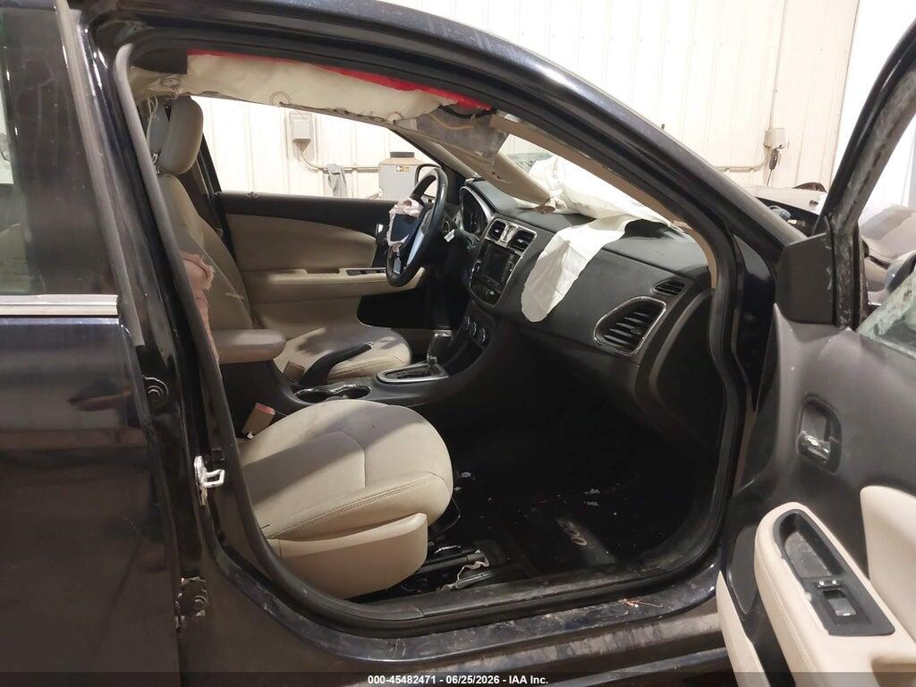 1C3CCBCG4CN315470 2012 CHRYSLER 200 photo no. 5
