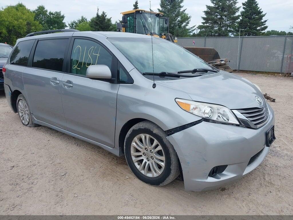 5TDYK3DC6BS152853 2011 TOYOTA SIENNA photo no. 1