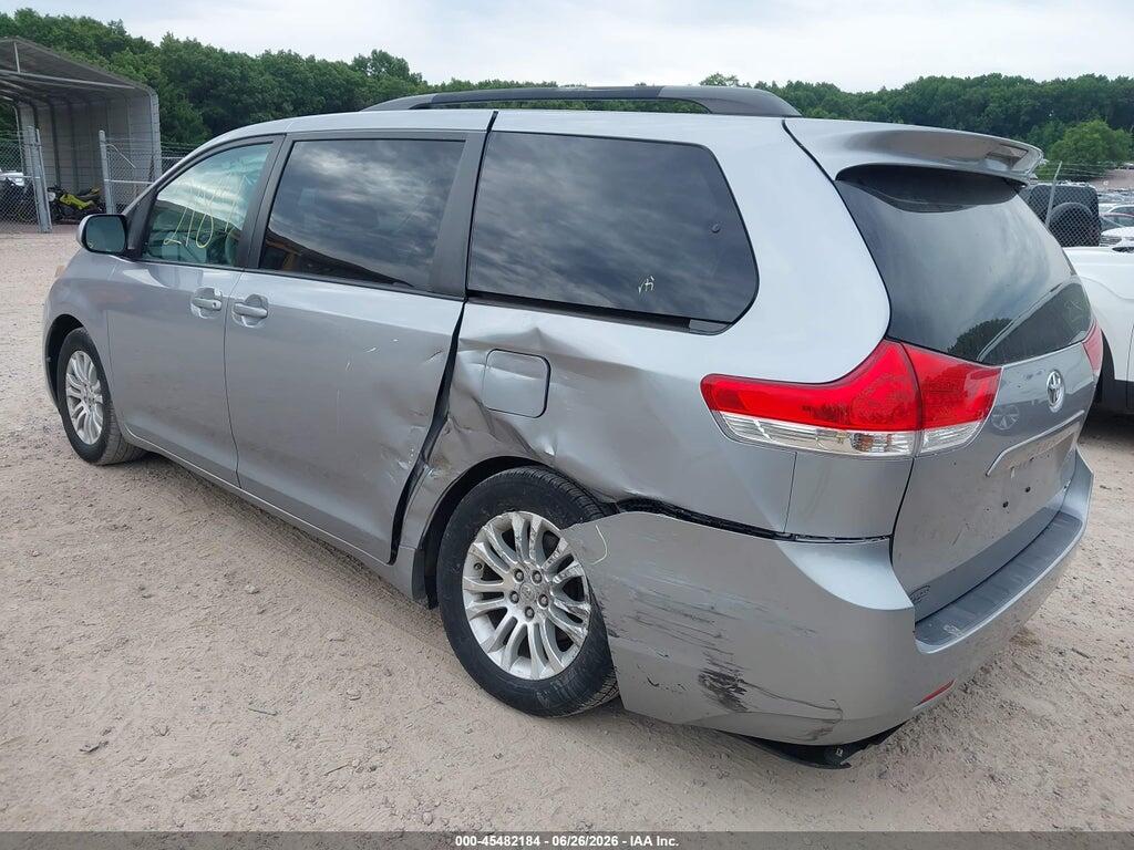 5TDYK3DC6BS152853 2011 TOYOTA SIENNA photo no. 3