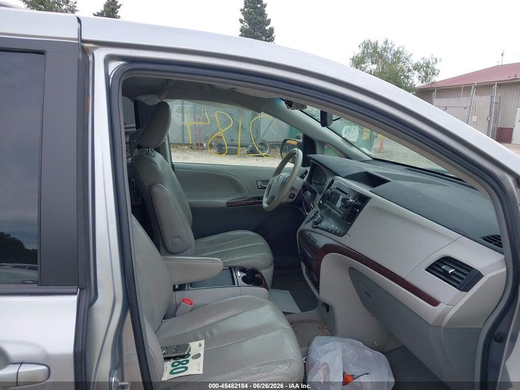 5TDYK3DC6BS152853 2011 TOYOTA SIENNA photo no. 5