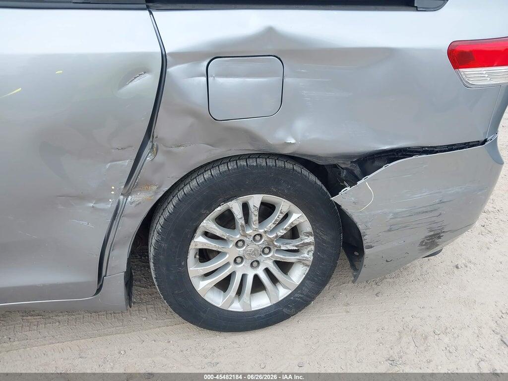 5TDYK3DC6BS152853 2011 TOYOTA SIENNA photo no. 6
