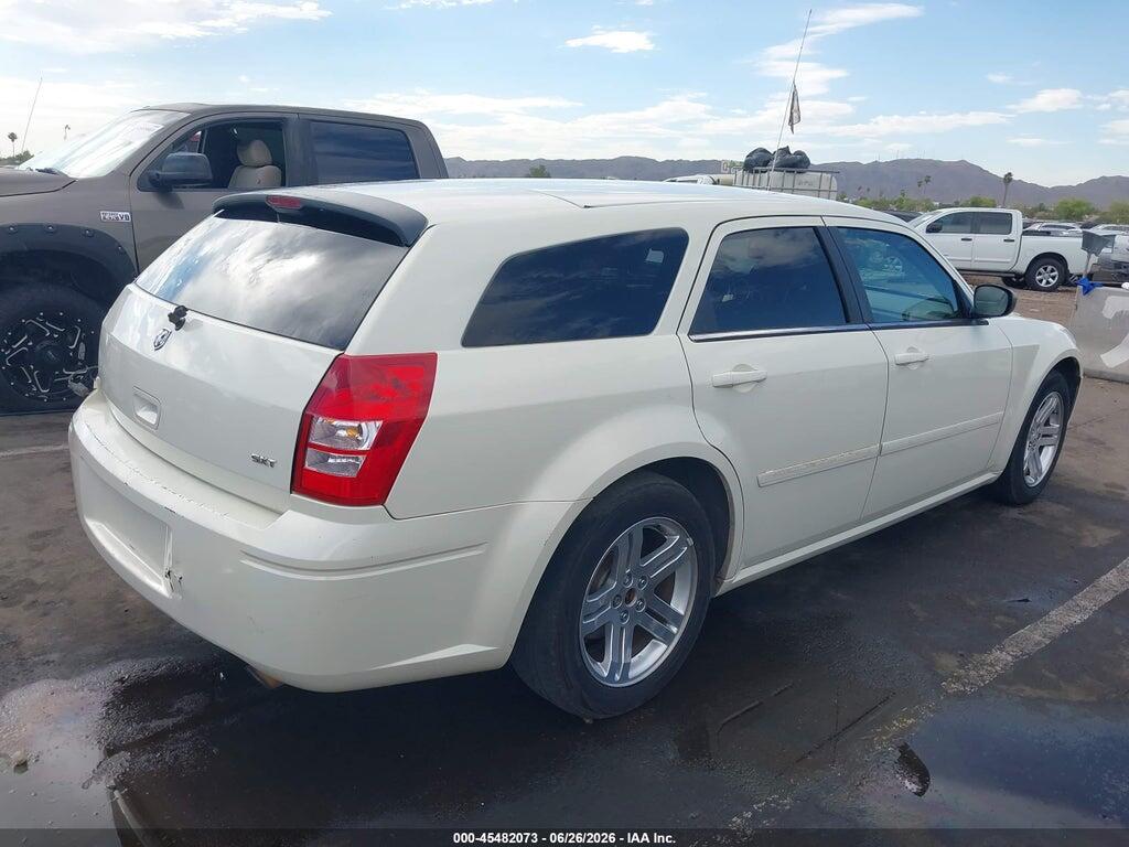 2D4FV48V75H617713 2005 DODGE MAGNUM photo no. 4