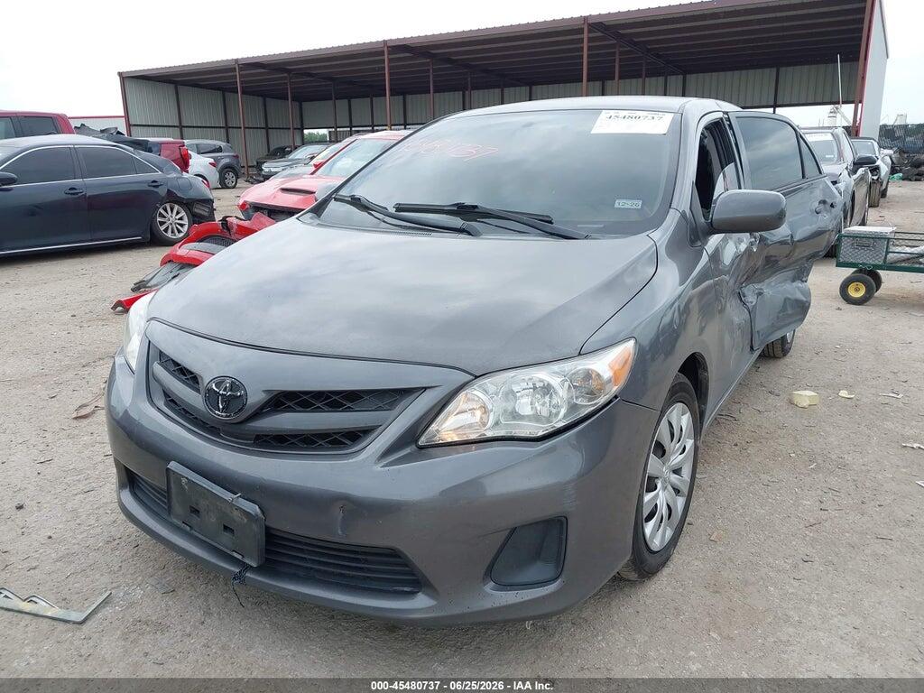 5YFBU4EE3DP094167 2013 TOYOTA COROLLA photo no. 2