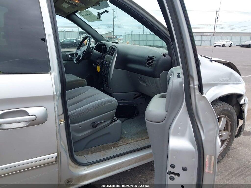 1D4GP24RX4B575301 2004 DODGE GRAND CARAVAN photo no. 5