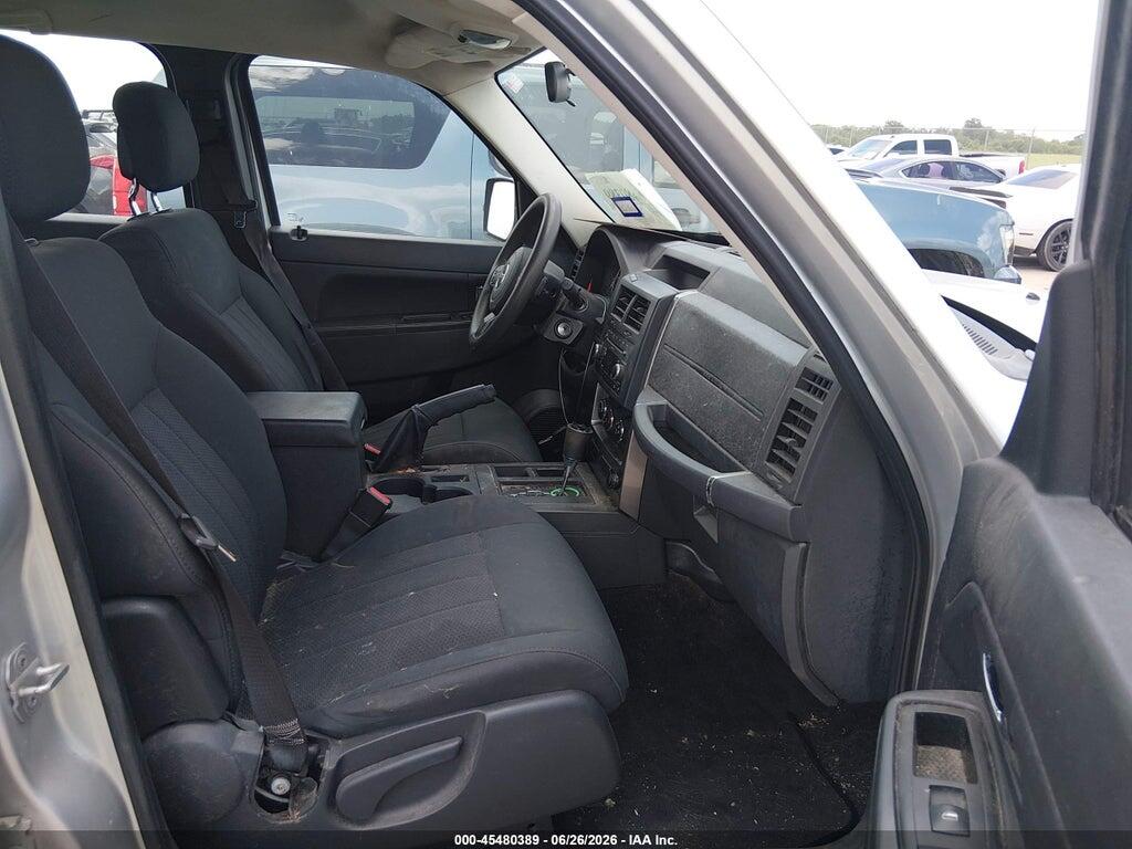 1J4PP2GK3BW552857 2011 JEEP LIBERTY photo no. 5