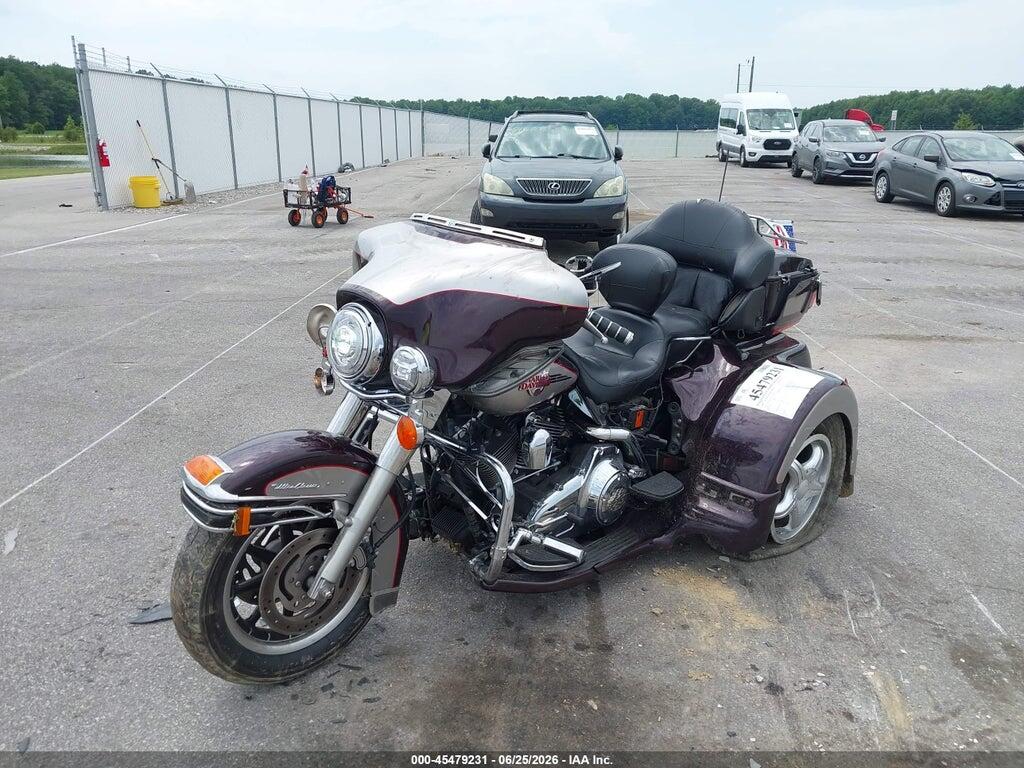 1HD1FC4167Y618456 2007 HARLEY-DAVIDSON FLHTCUI photo no. 2