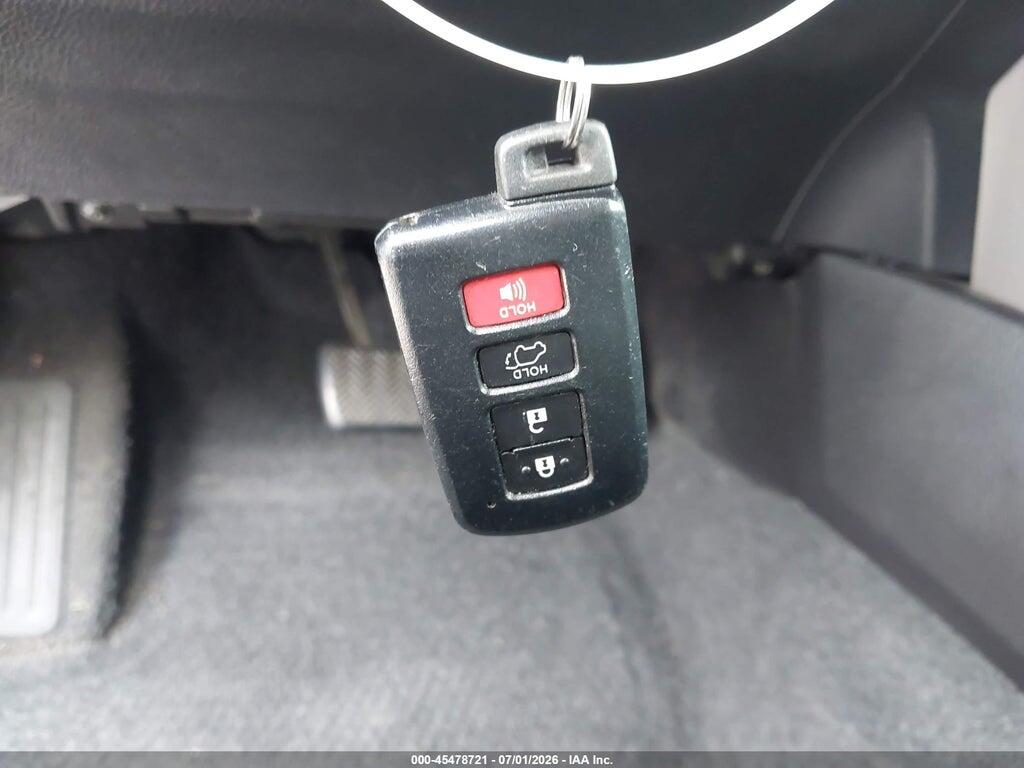 2T3WFREV8HW396333 2017 TOYOTA RAV4 photo no. 11