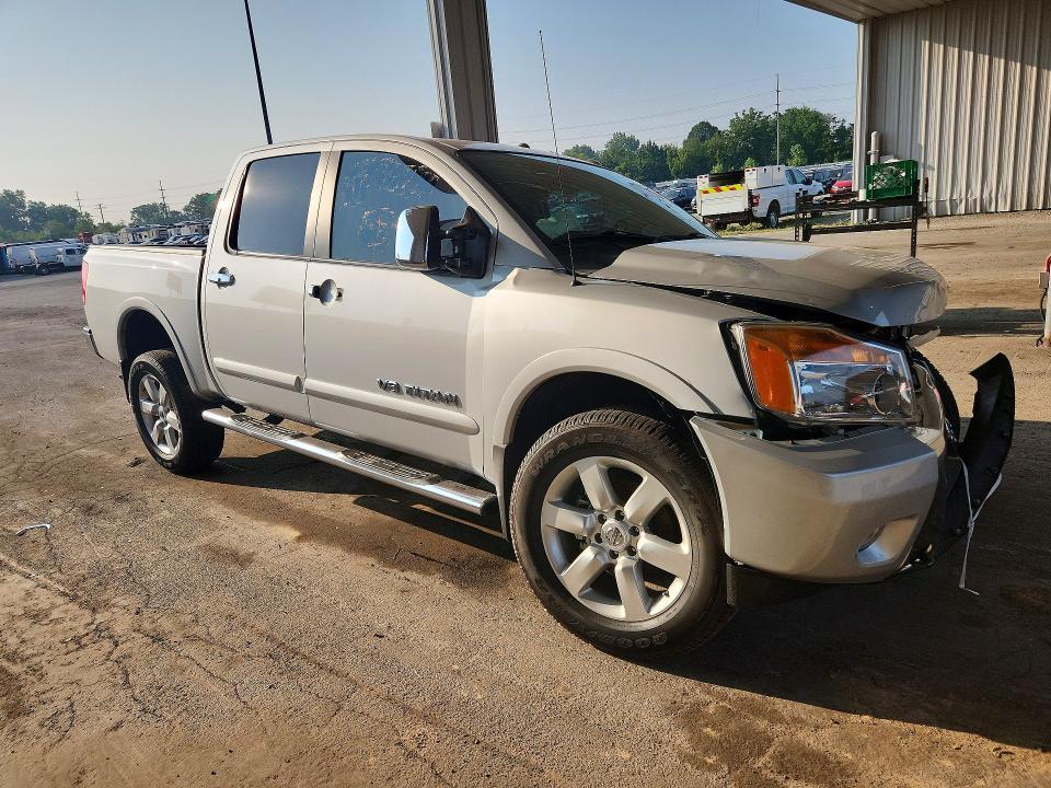 1N6AA0EC2DN312461 2013 NISSAN TITAN photo no. 4