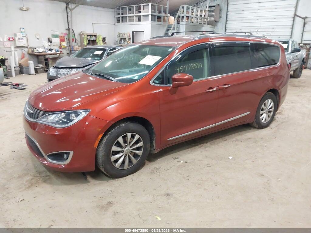 2C4RC1BG2JR175016 2018 CHRYSLER PACIFICA photo no. 2