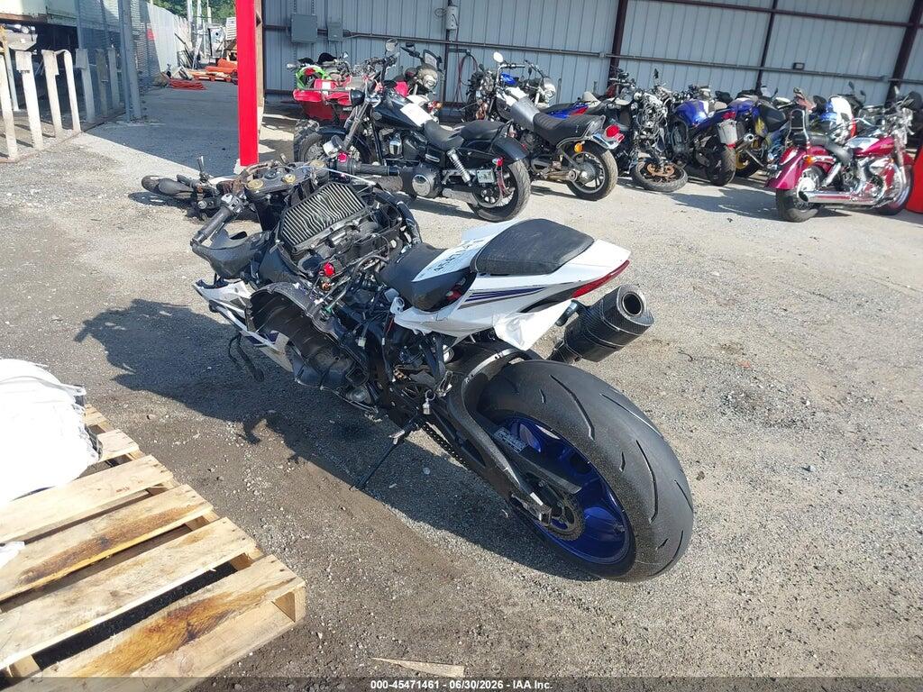 JS1DM11B8J2100424 2018 SUZUKI GSX-R1000 photo no. 3