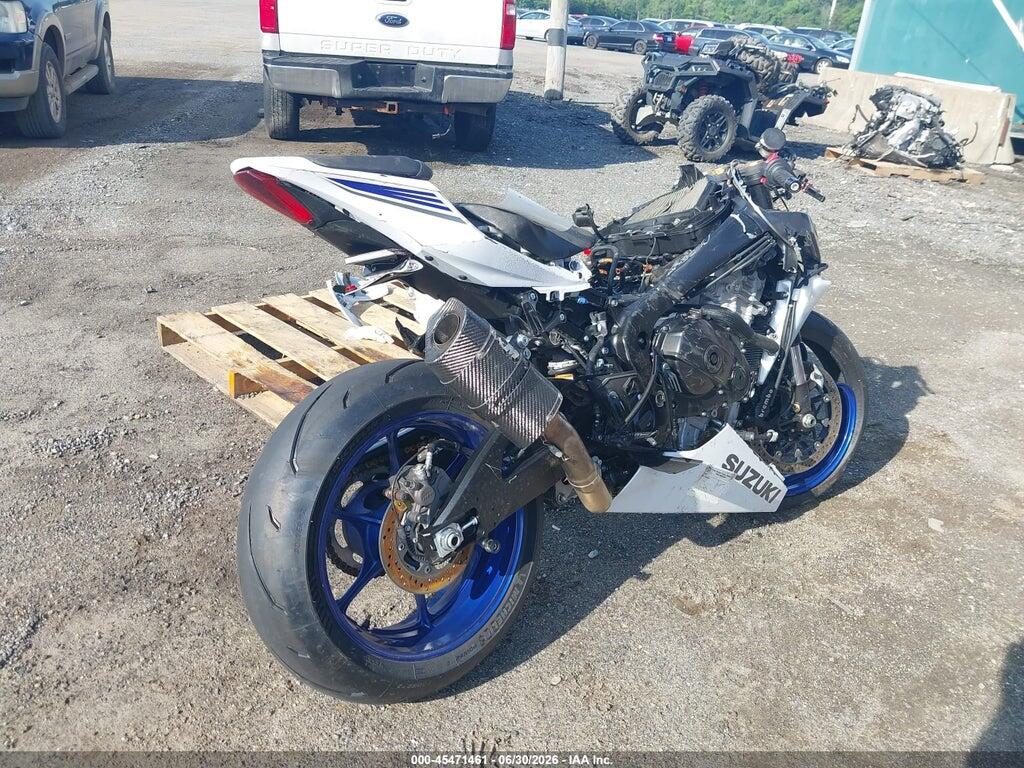 JS1DM11B8J2100424 2018 SUZUKI GSX-R1000 photo no. 4