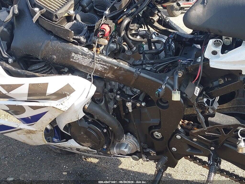 JS1DM11B8J2100424 2018 SUZUKI GSX-R1000 photo no. 9